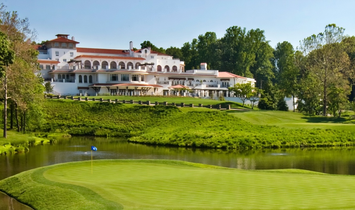 Golf clubhouse elevated above green