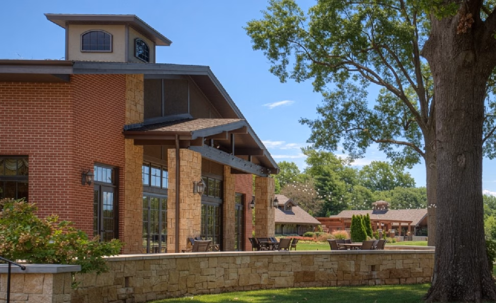 Indian Hills Country Club in Mission Hills, KS - view of Clubhouse
