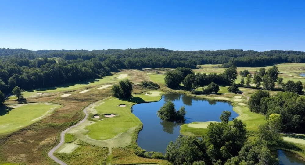 Dalhousie Golf Club in Cape Girardeau, MO - view of Clubhouse
