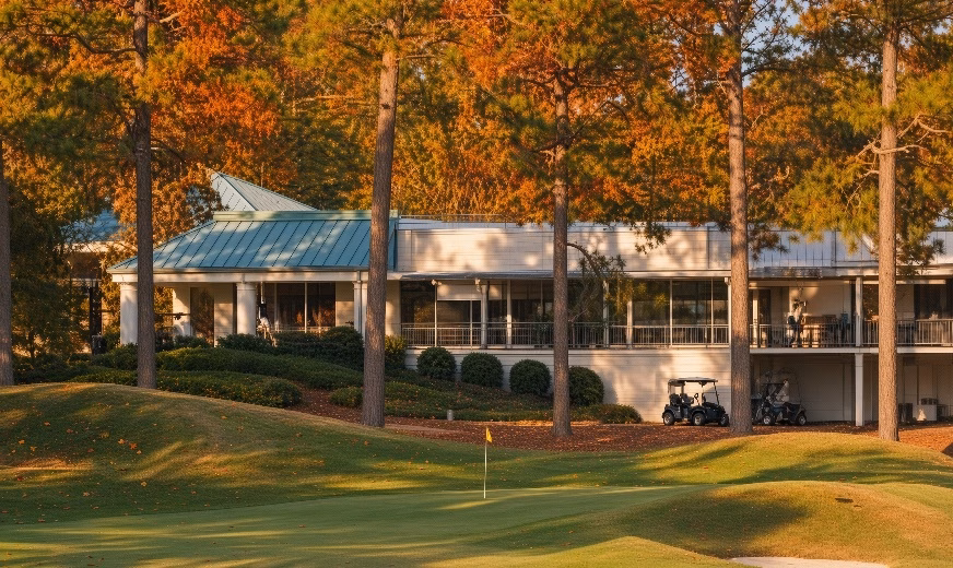 Hattiesburg Country Club in Hattiesburg, MS - view of Clubhouse